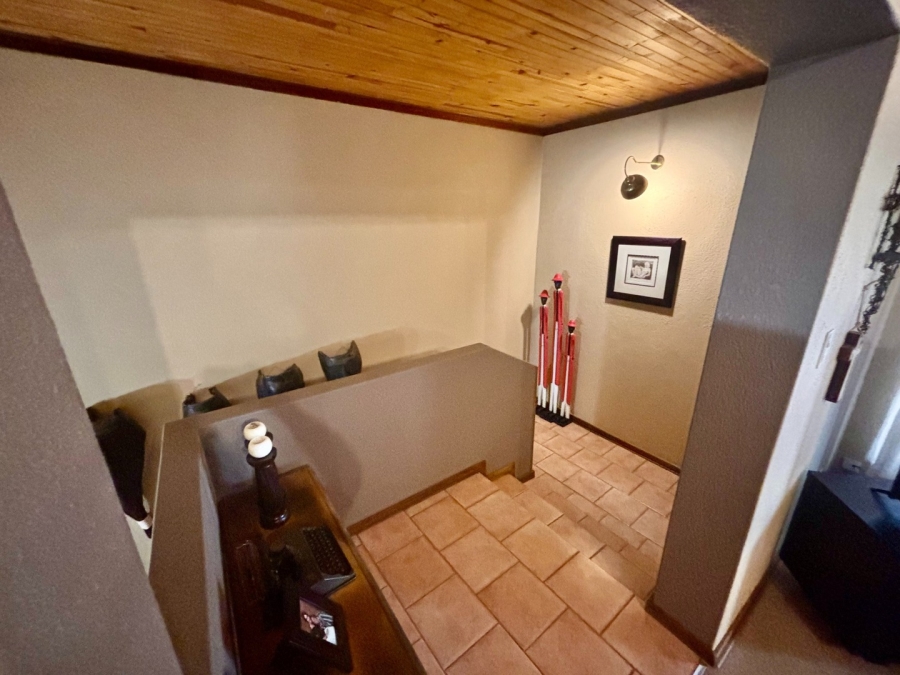 5 Bedroom Property for Sale in Wilkoppies North West